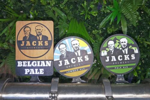 eels-lane-beer-taps
